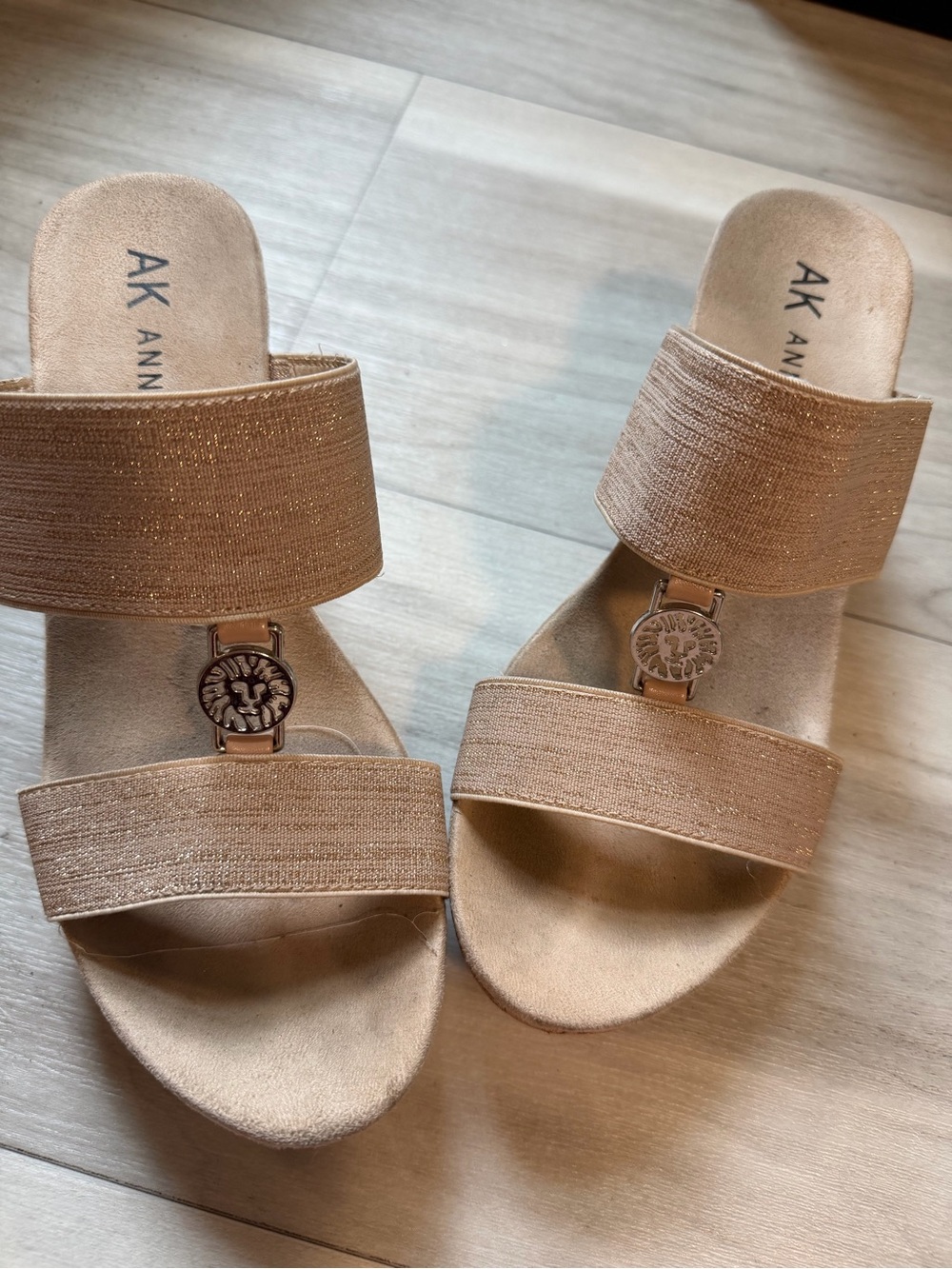 Lot of 3 well worn Women’s Shoes 6.5-7.5 - Picture 12 of 14